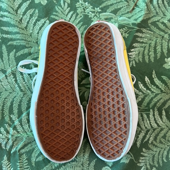 VANS- yellow canvas & suede - lightly used women’s 7/kids 5 - Picture 6 of 6